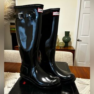 Hunter Original Tall Gloss Black Rainboots Black Woman's Size 9 Men's Size 8